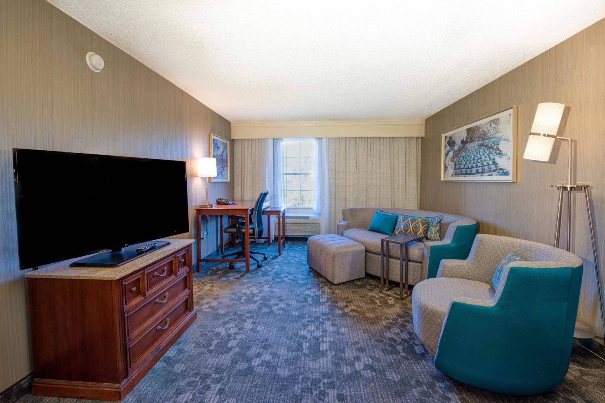 Hotel Courtyard Chapel Hill Extérieur photo