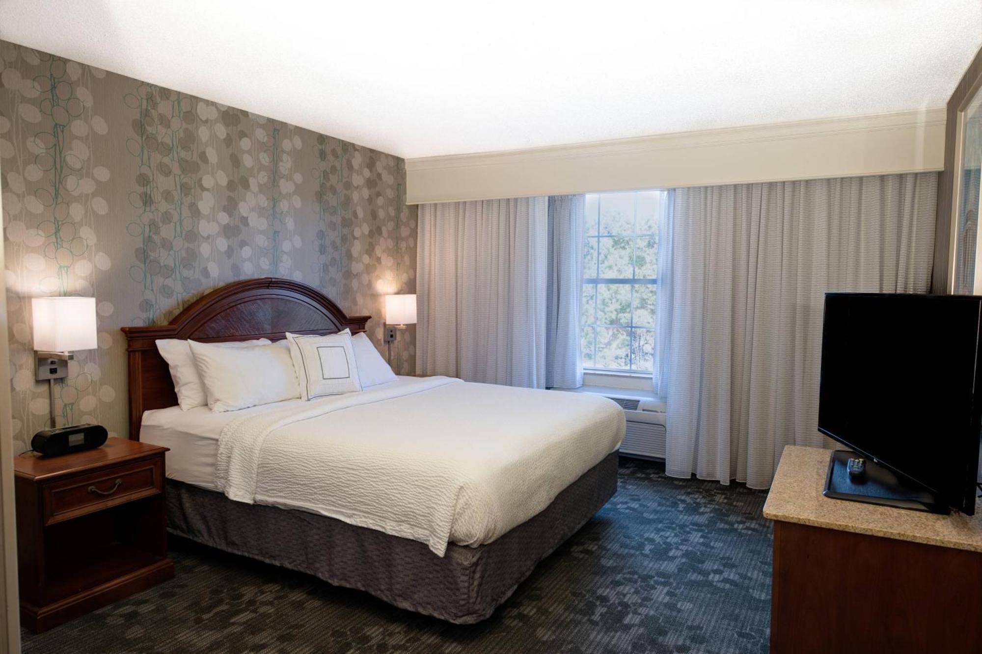 Hotel Courtyard Chapel Hill Extérieur photo