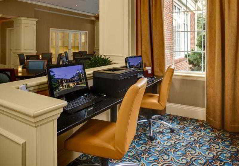 Hotel Courtyard Chapel Hill Extérieur photo